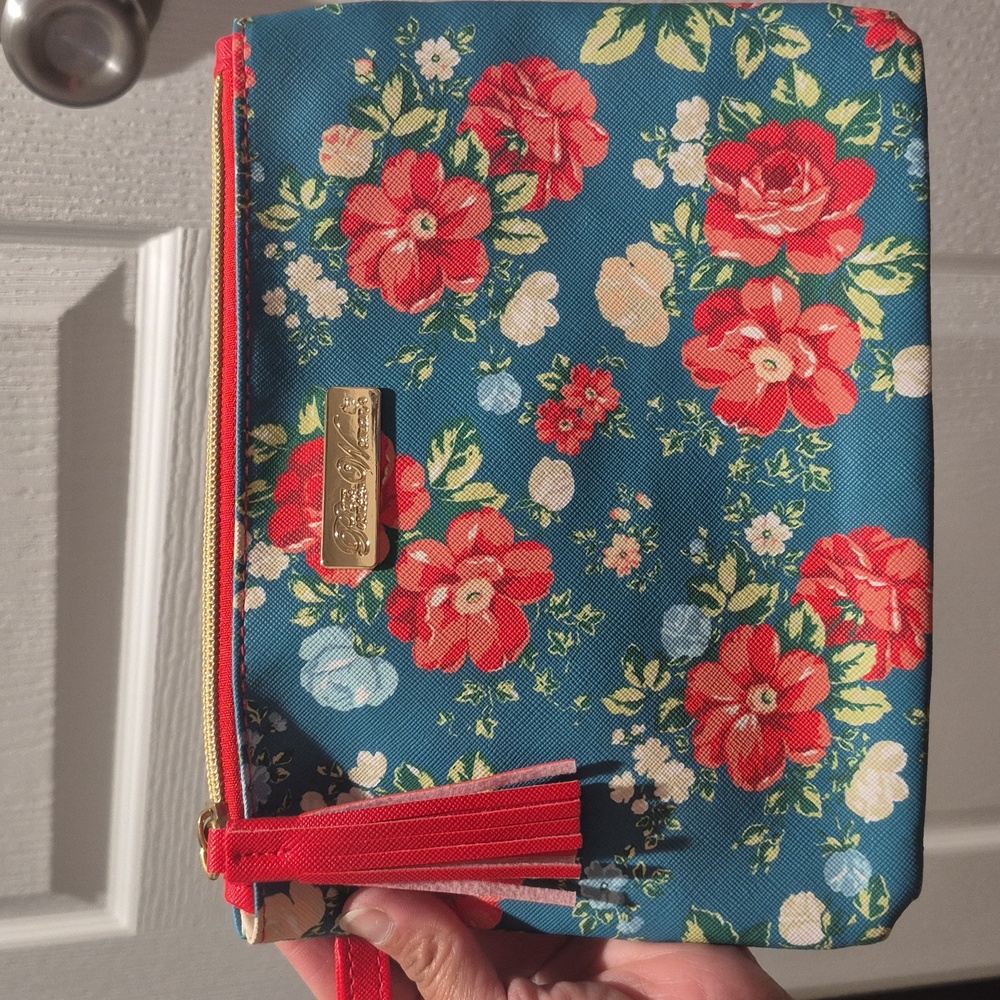 NWOT Floral Blue and Red Pioneer Woman Wristlet